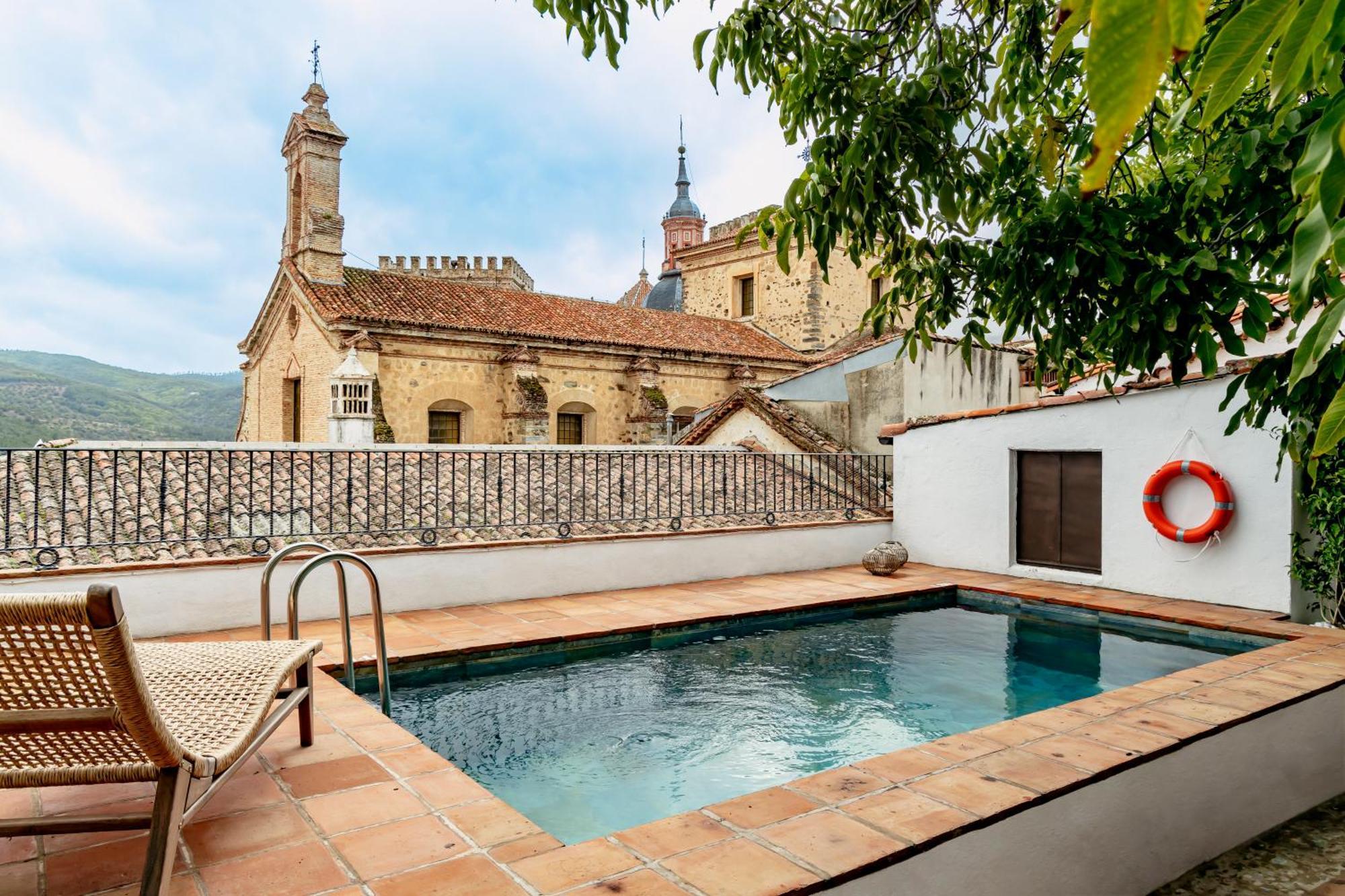 Apartamentos Turisticos El Patio Del Nogal Guadalupe  Dış mekan fotoğraf