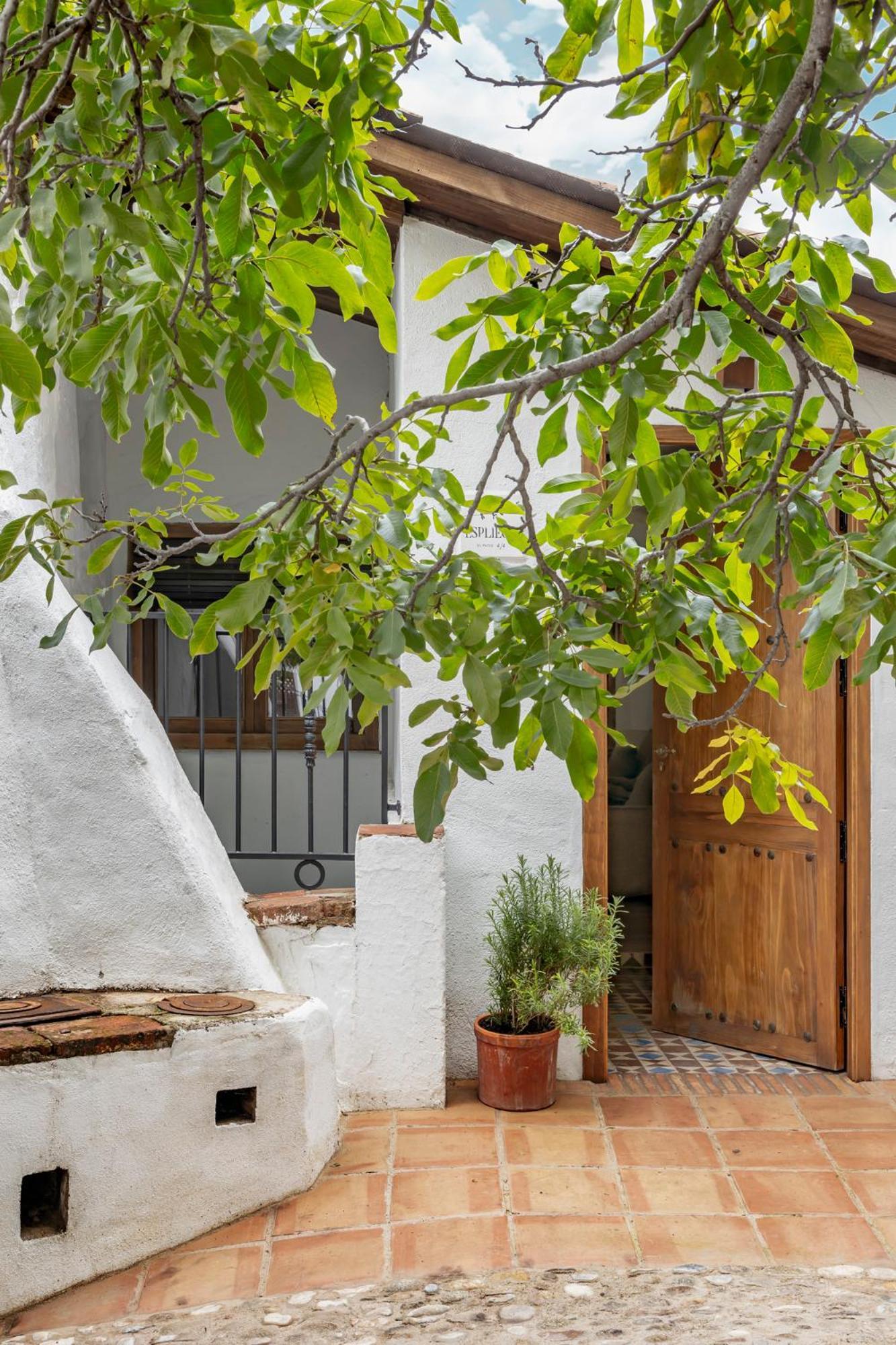 Apartamentos Turisticos El Patio Del Nogal Guadalupe  Dış mekan fotoğraf