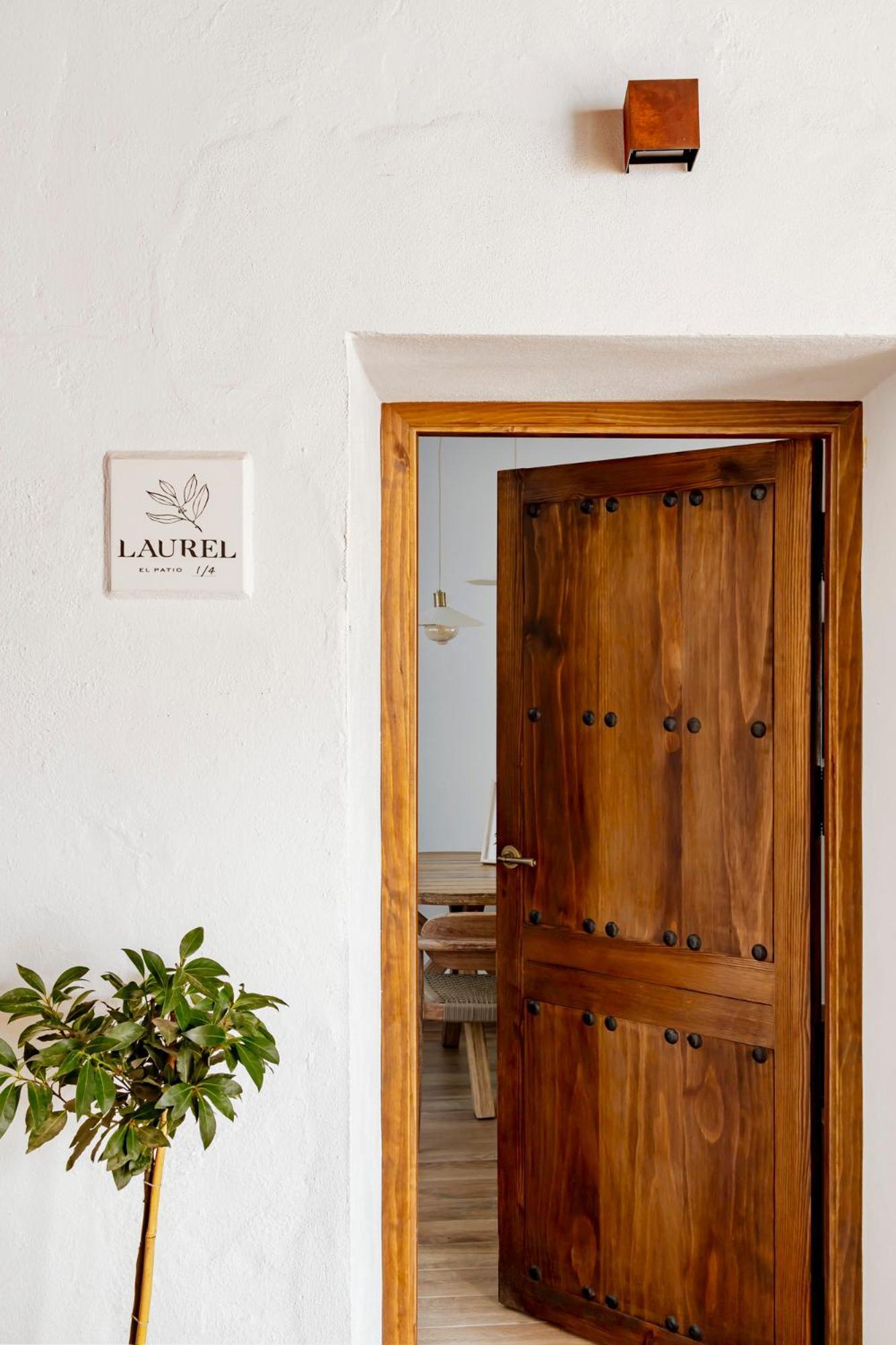 Apartamentos Turisticos El Patio Del Nogal Guadalupe  Dış mekan fotoğraf
