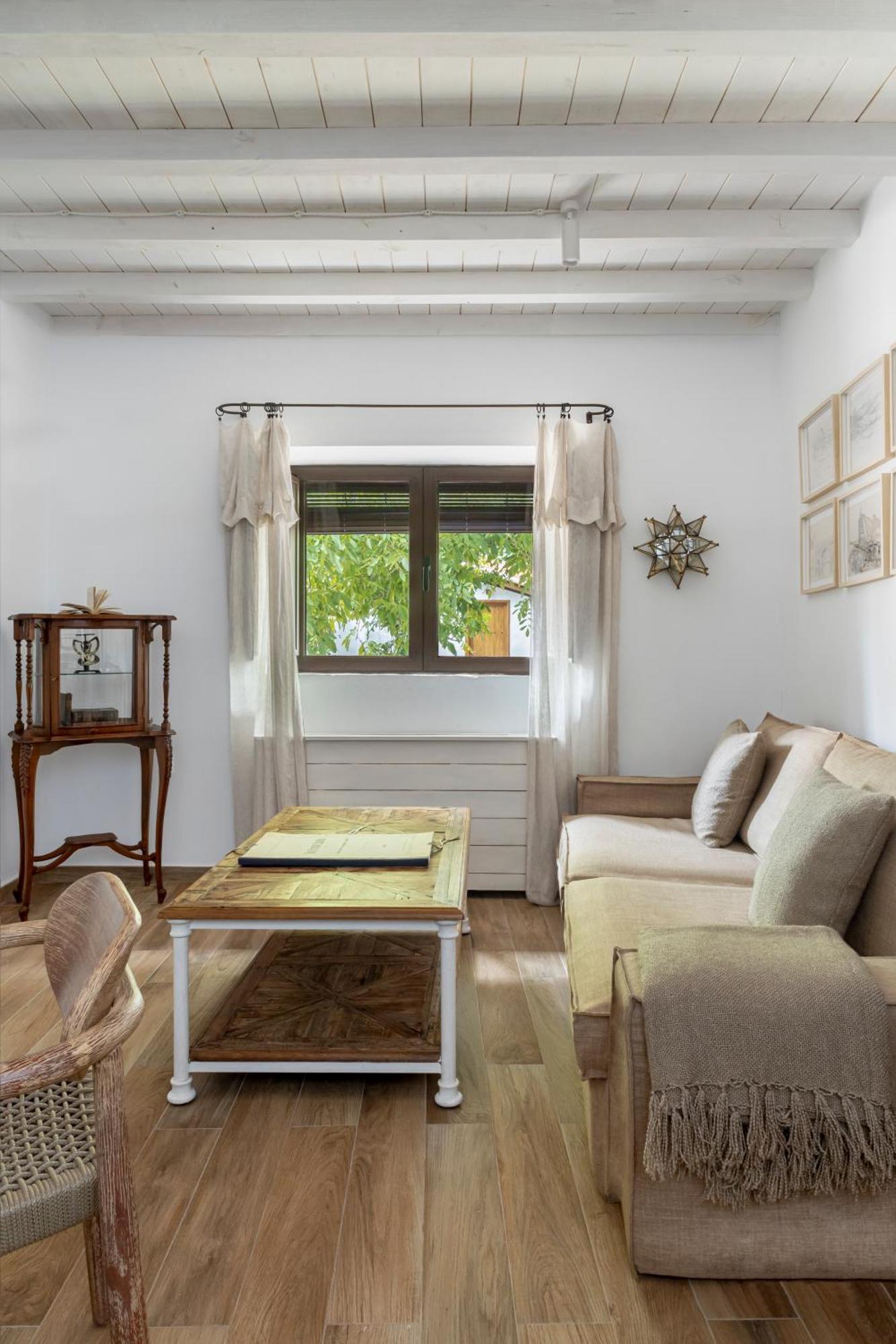 Apartamentos Turisticos El Patio Del Nogal Guadalupe  Dış mekan fotoğraf